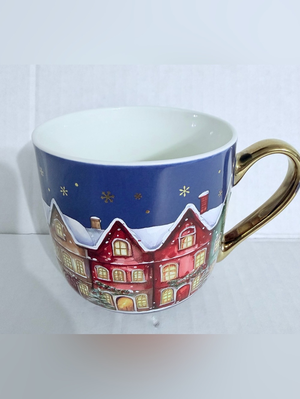 Creative Crate โChristmas in the Cityโ Mug